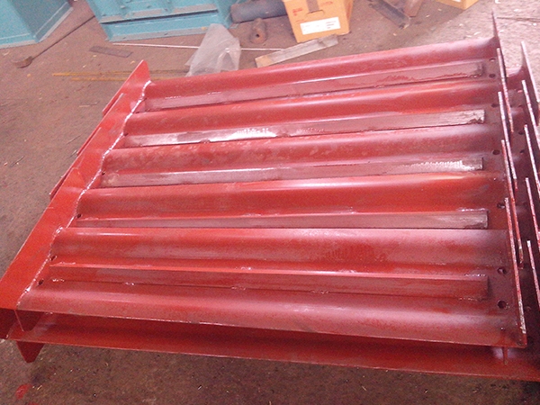 Slot plate
